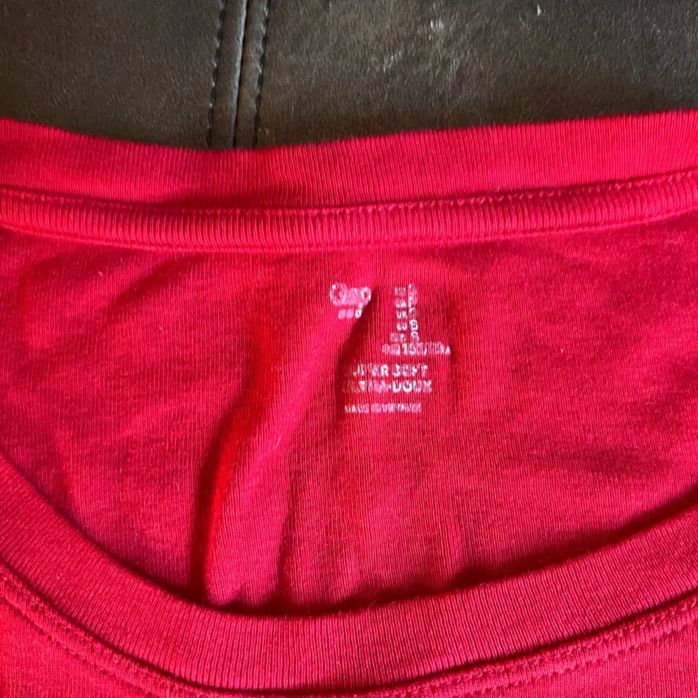 Gap Women’s Red Cotton Long Sleeve Tee - Picture 3 of 3